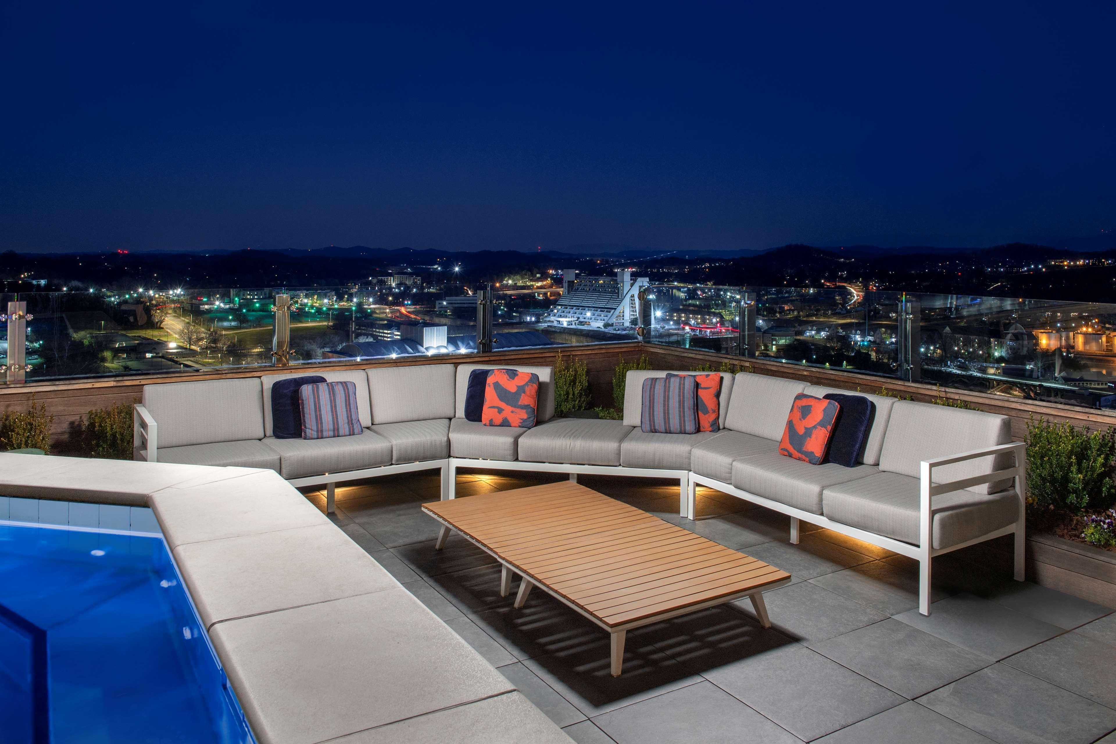 Embassy Suites By Hilton Knoxville Downtown Екстериор снимка