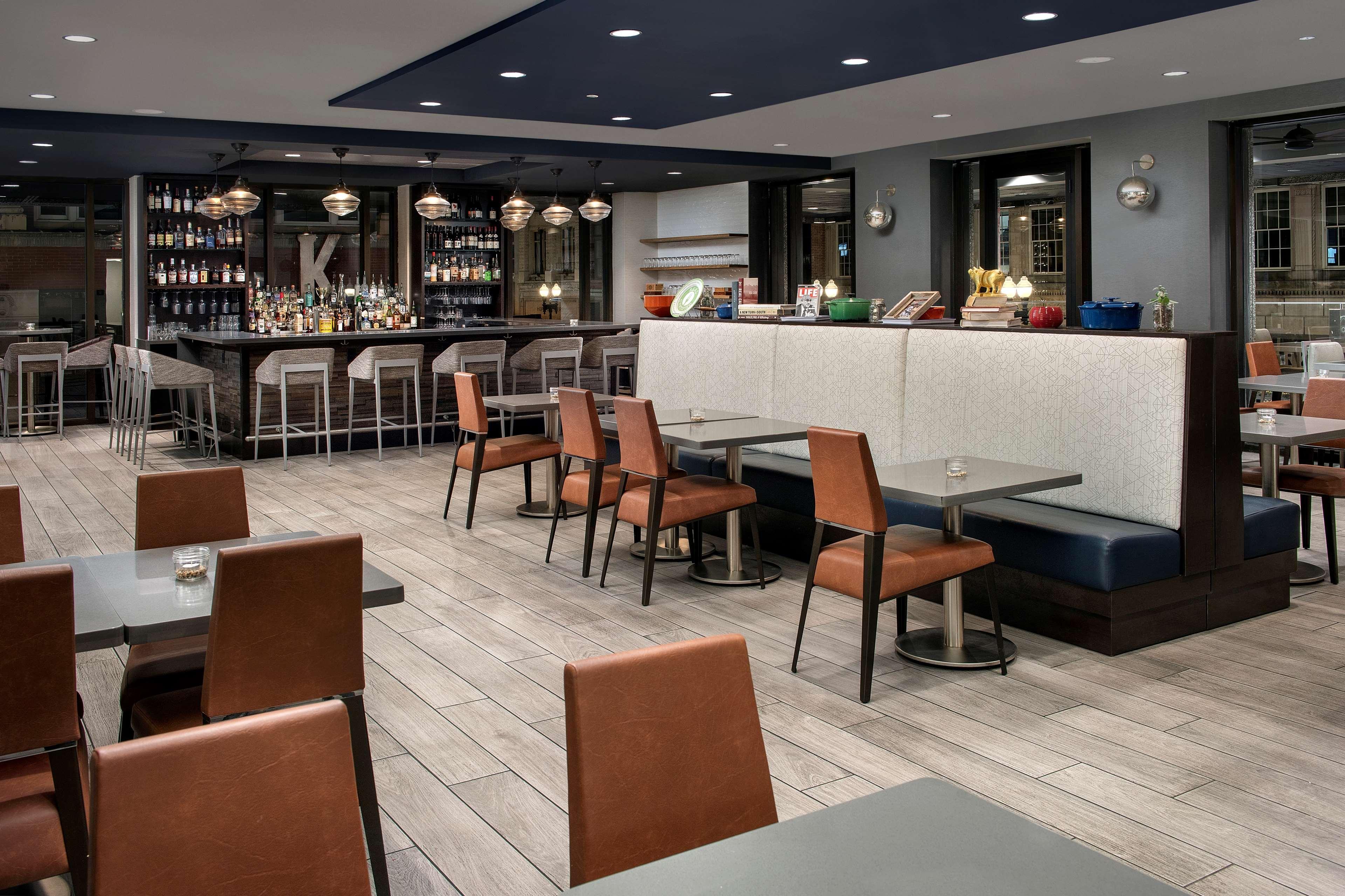 Embassy Suites By Hilton Knoxville Downtown Екстериор снимка