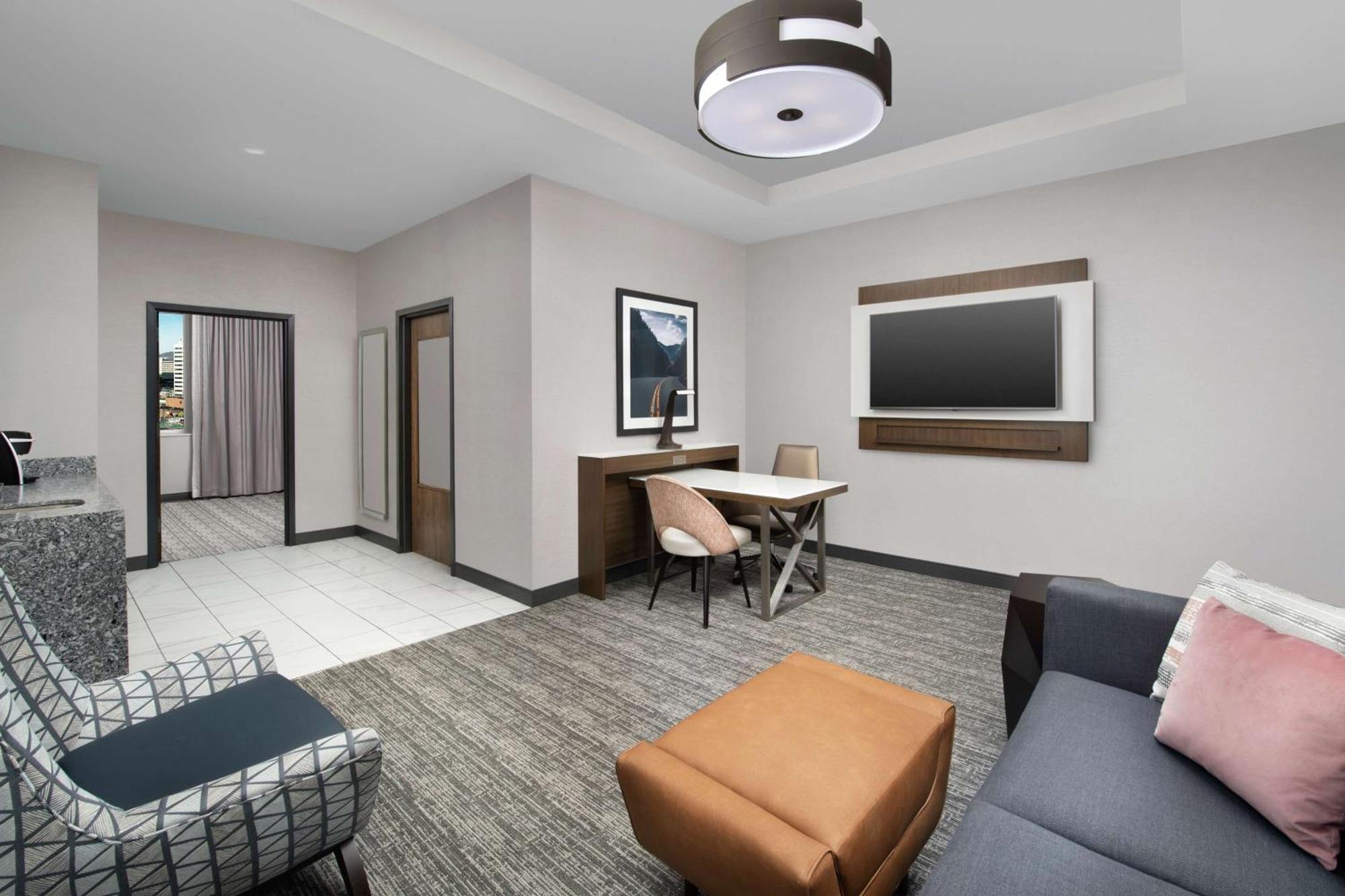 Embassy Suites By Hilton Knoxville Downtown Екстериор снимка
