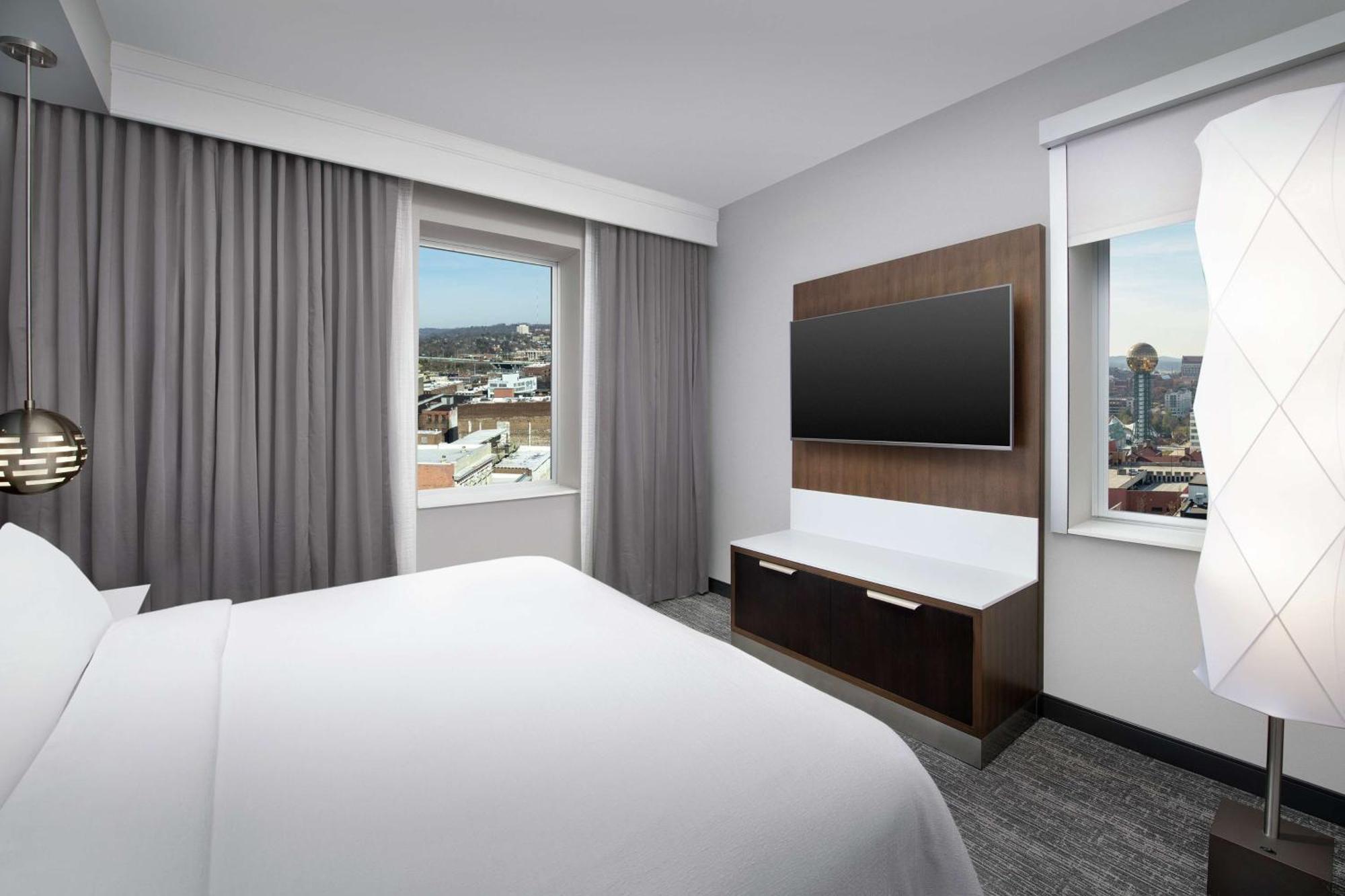 Embassy Suites By Hilton Knoxville Downtown Екстериор снимка
