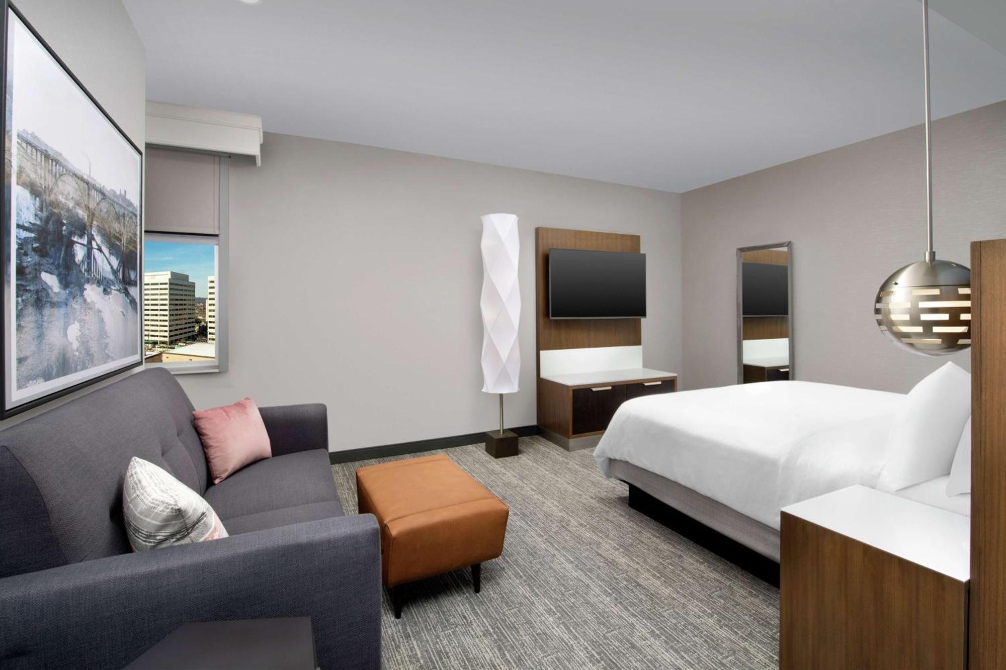 Embassy Suites By Hilton Knoxville Downtown Екстериор снимка