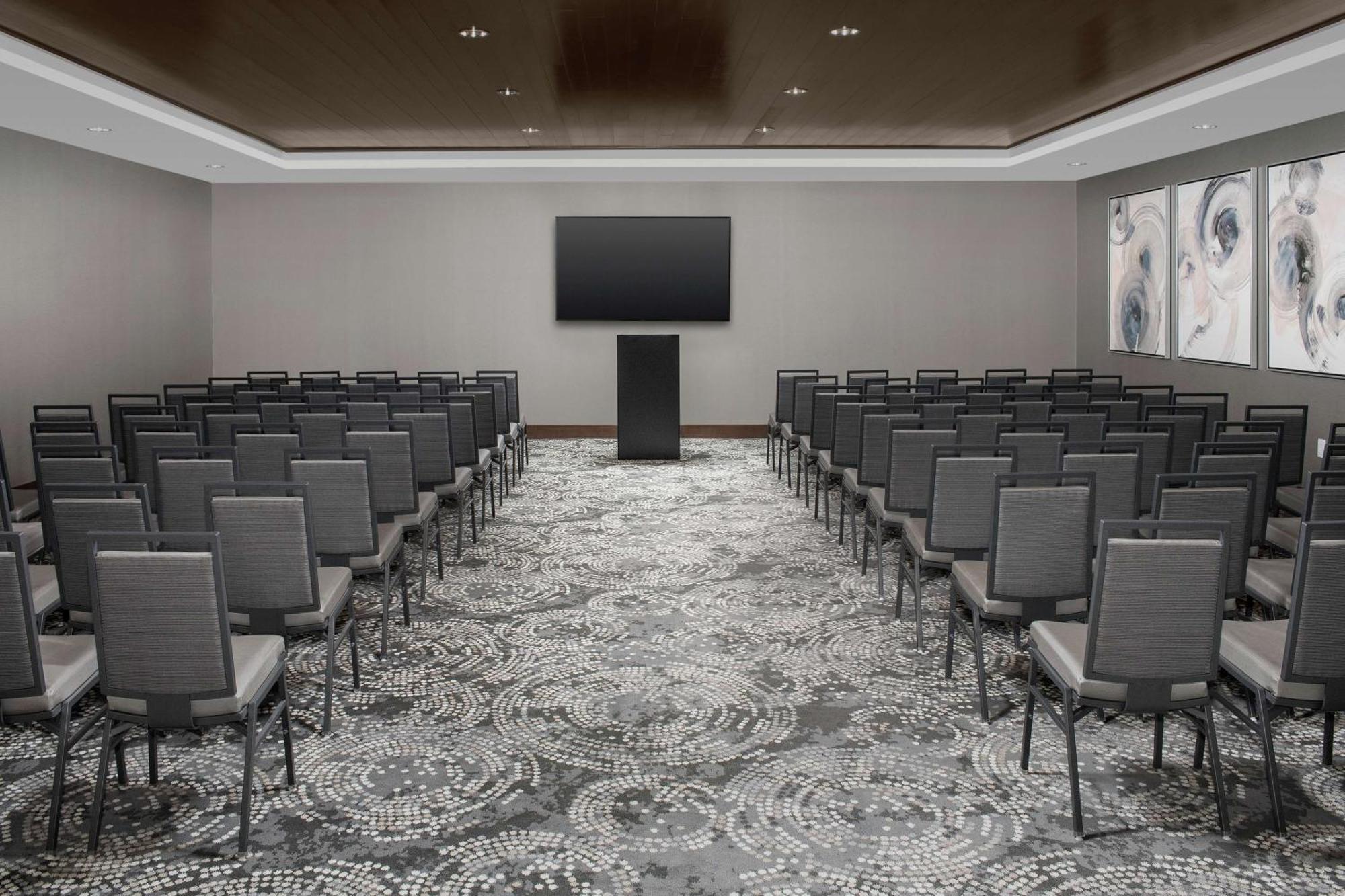 Embassy Suites By Hilton Knoxville Downtown Екстериор снимка