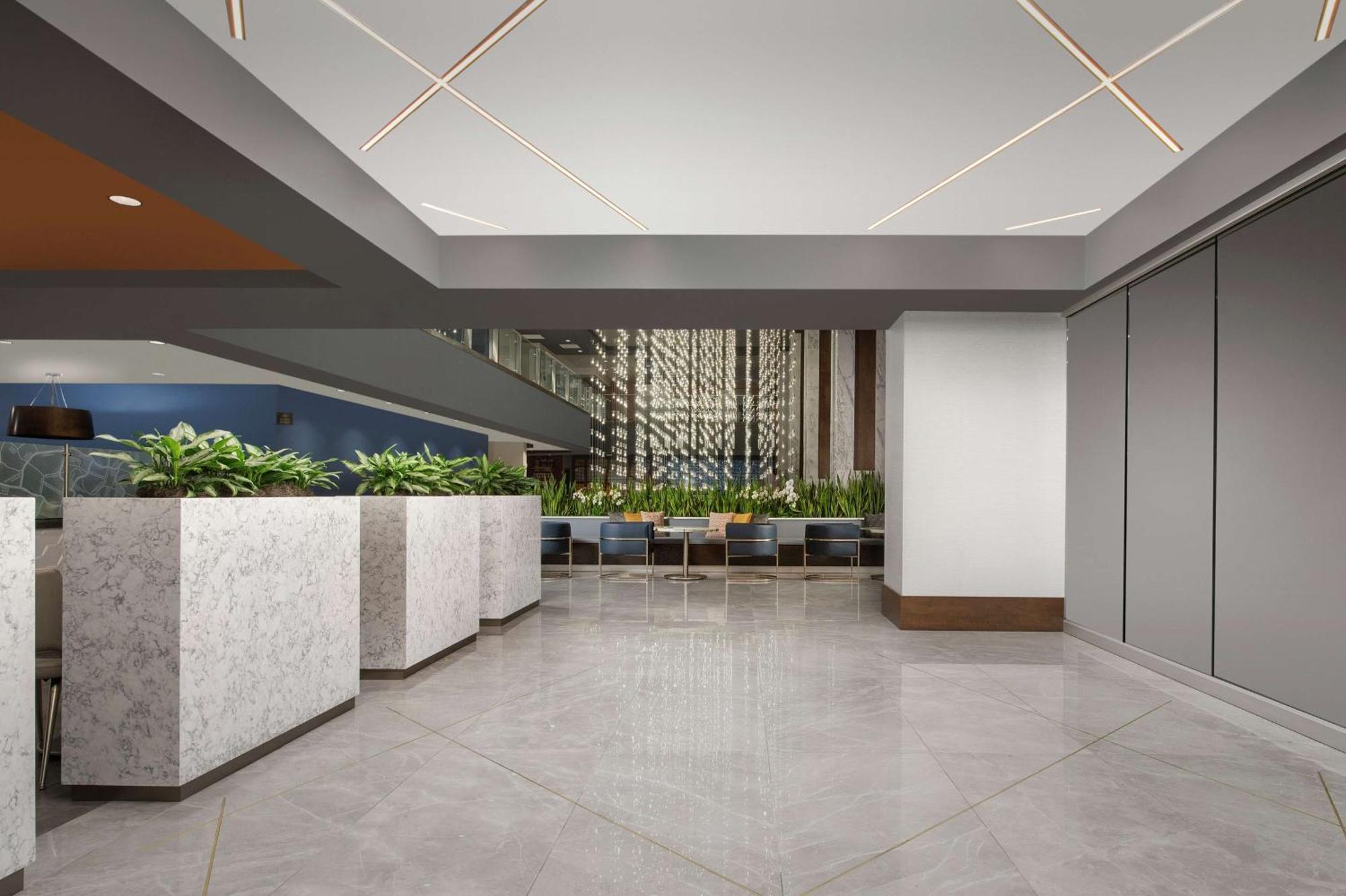 Embassy Suites By Hilton Knoxville Downtown Екстериор снимка