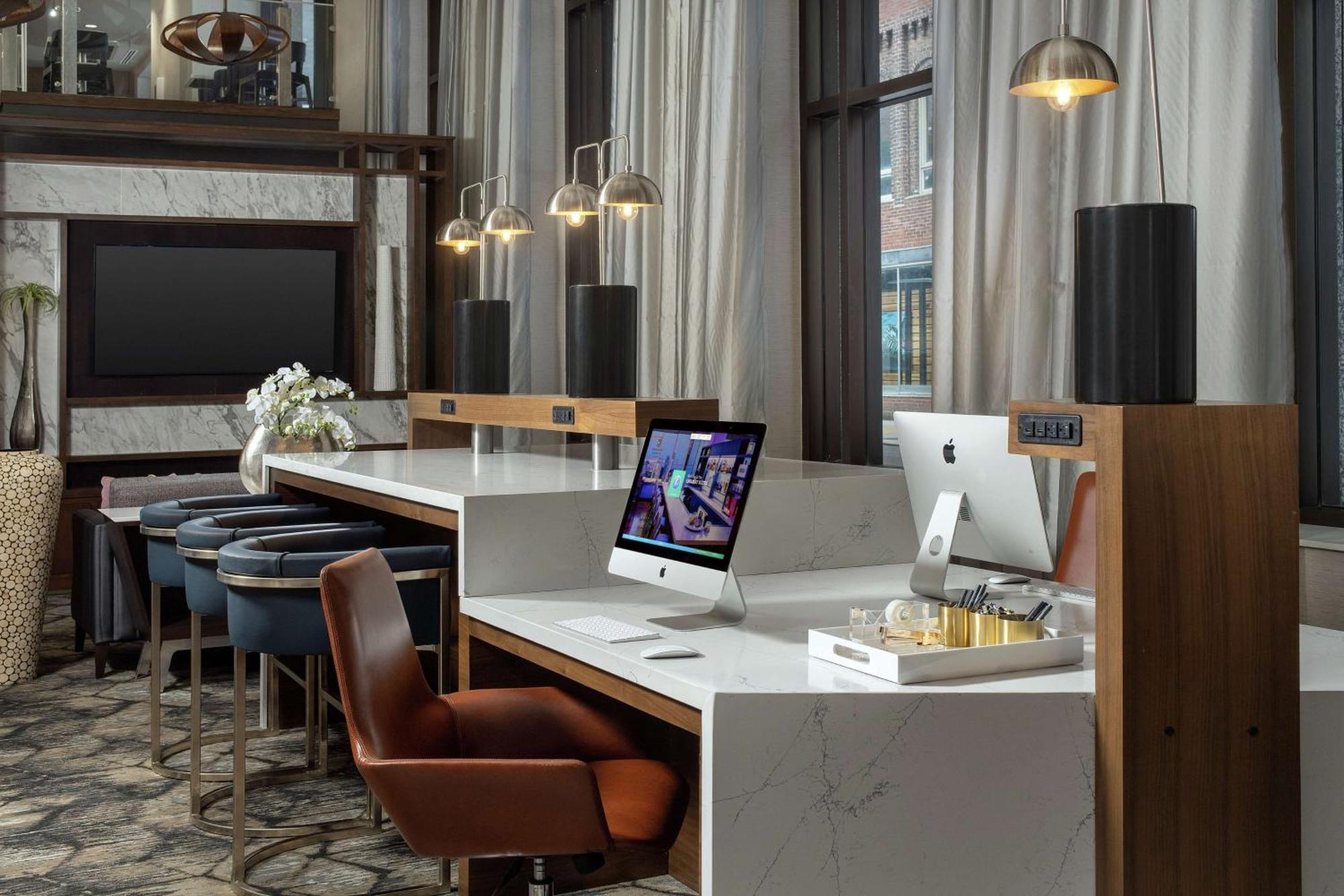 Embassy Suites By Hilton Knoxville Downtown Екстериор снимка