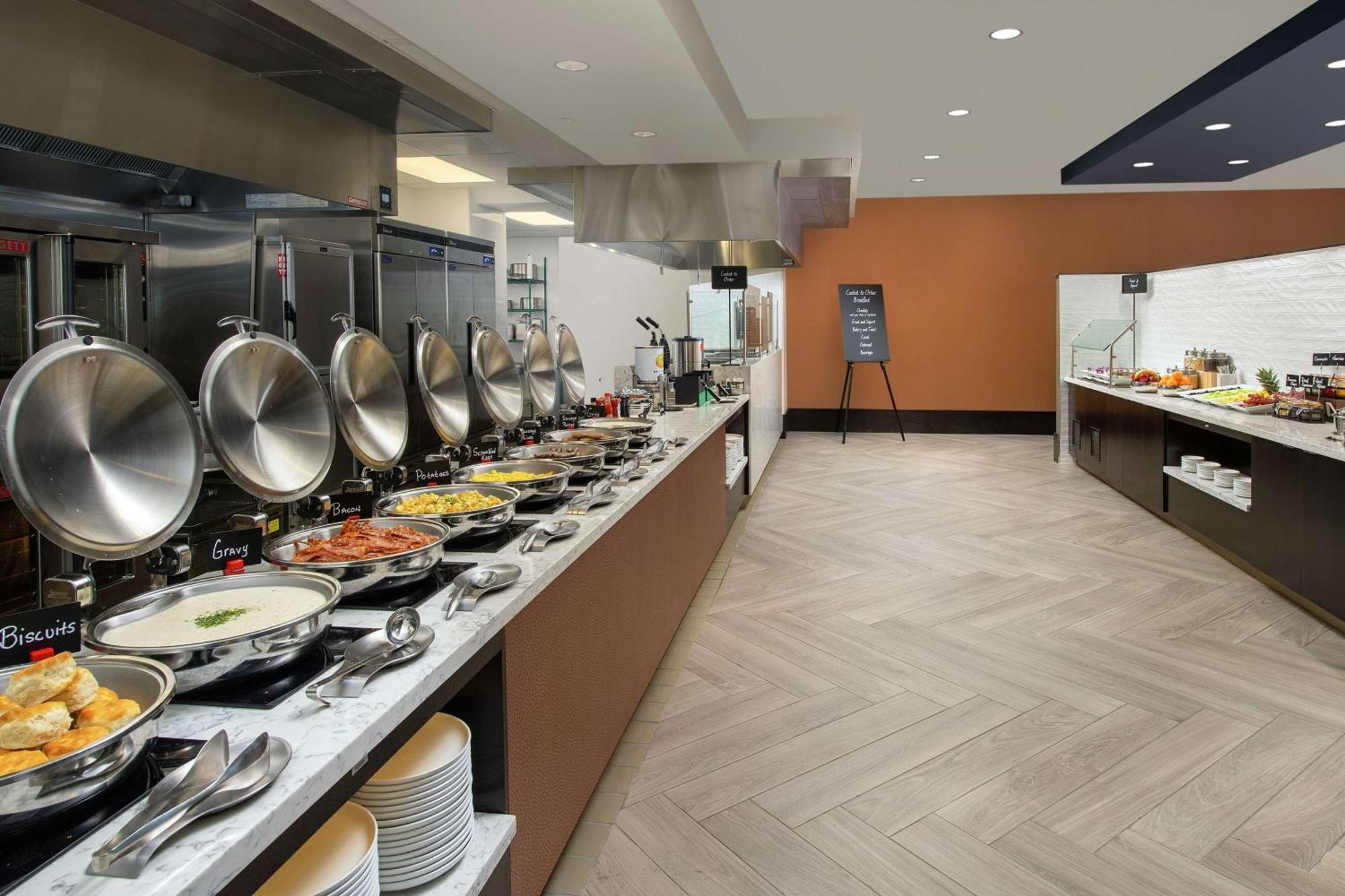 Embassy Suites By Hilton Knoxville Downtown Екстериор снимка