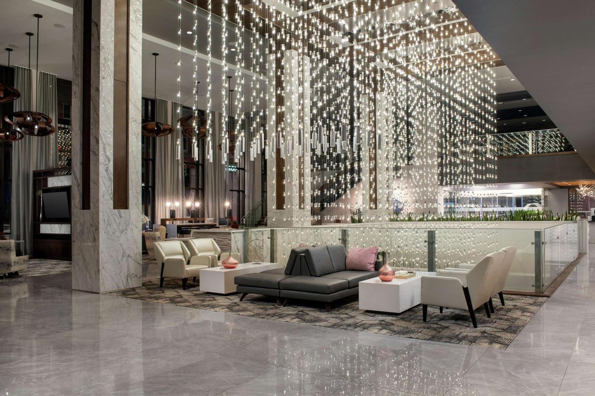 Embassy Suites By Hilton Knoxville Downtown Екстериор снимка