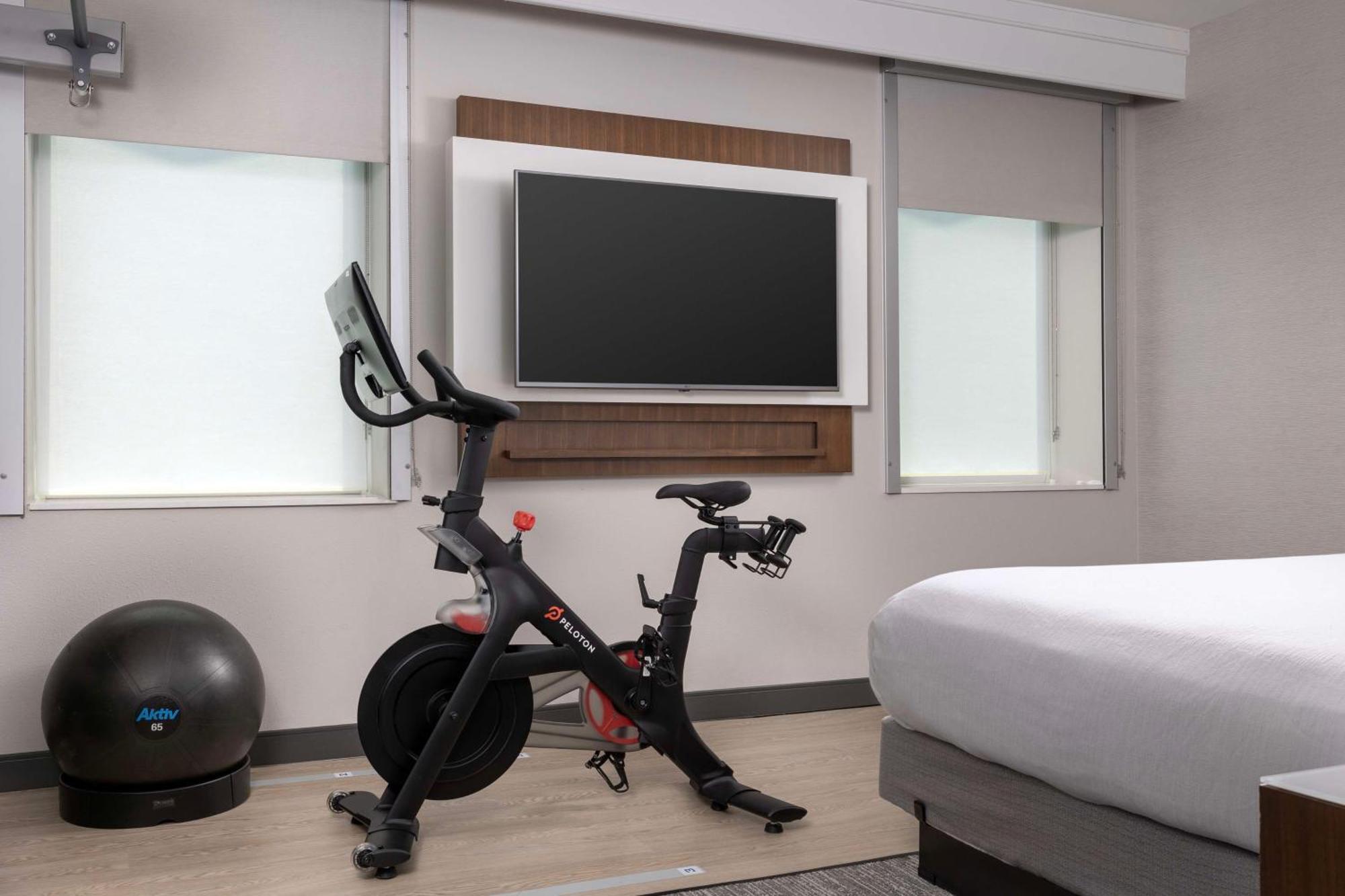 Embassy Suites By Hilton Knoxville Downtown Екстериор снимка